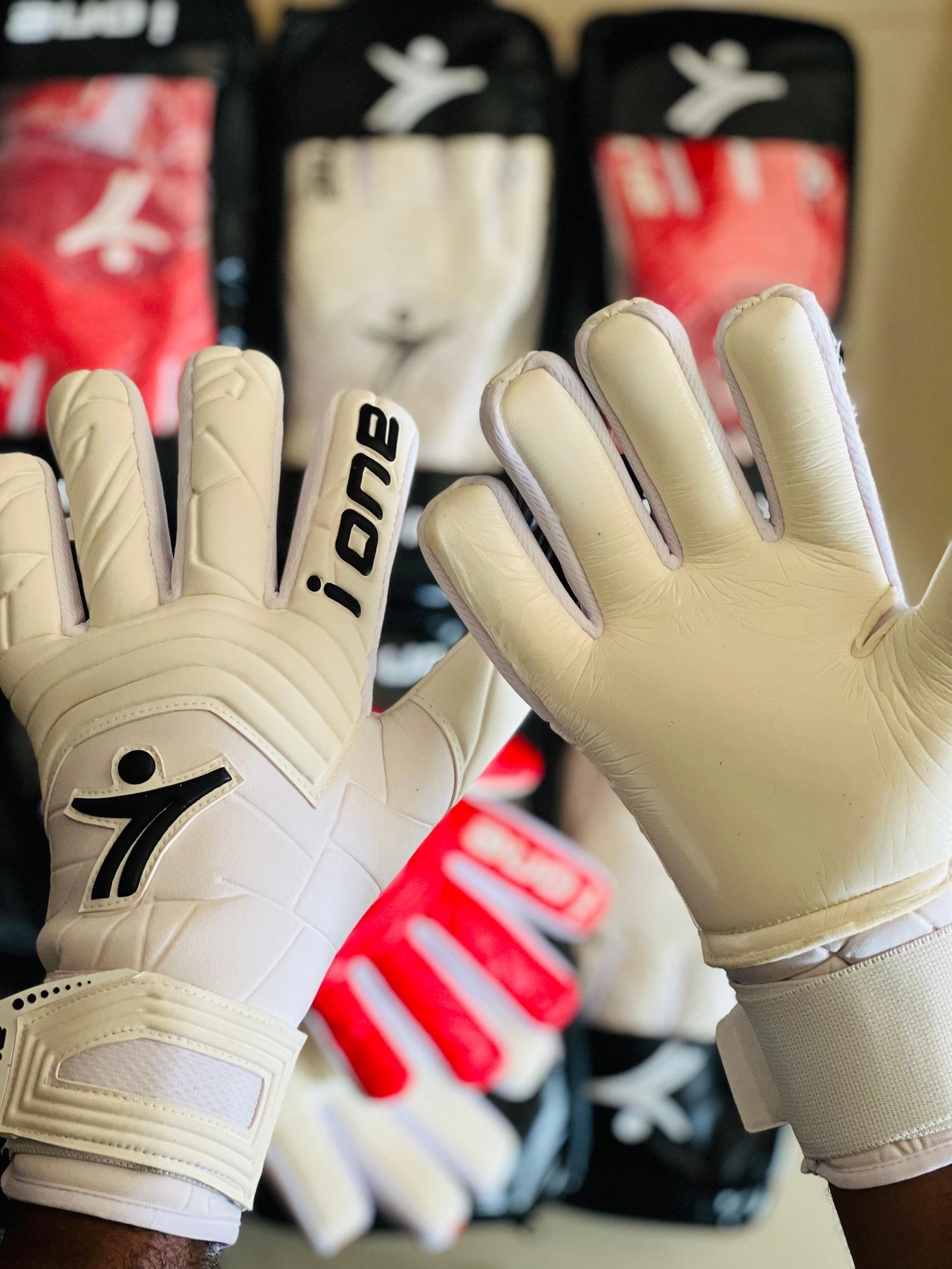 i one defender glove white