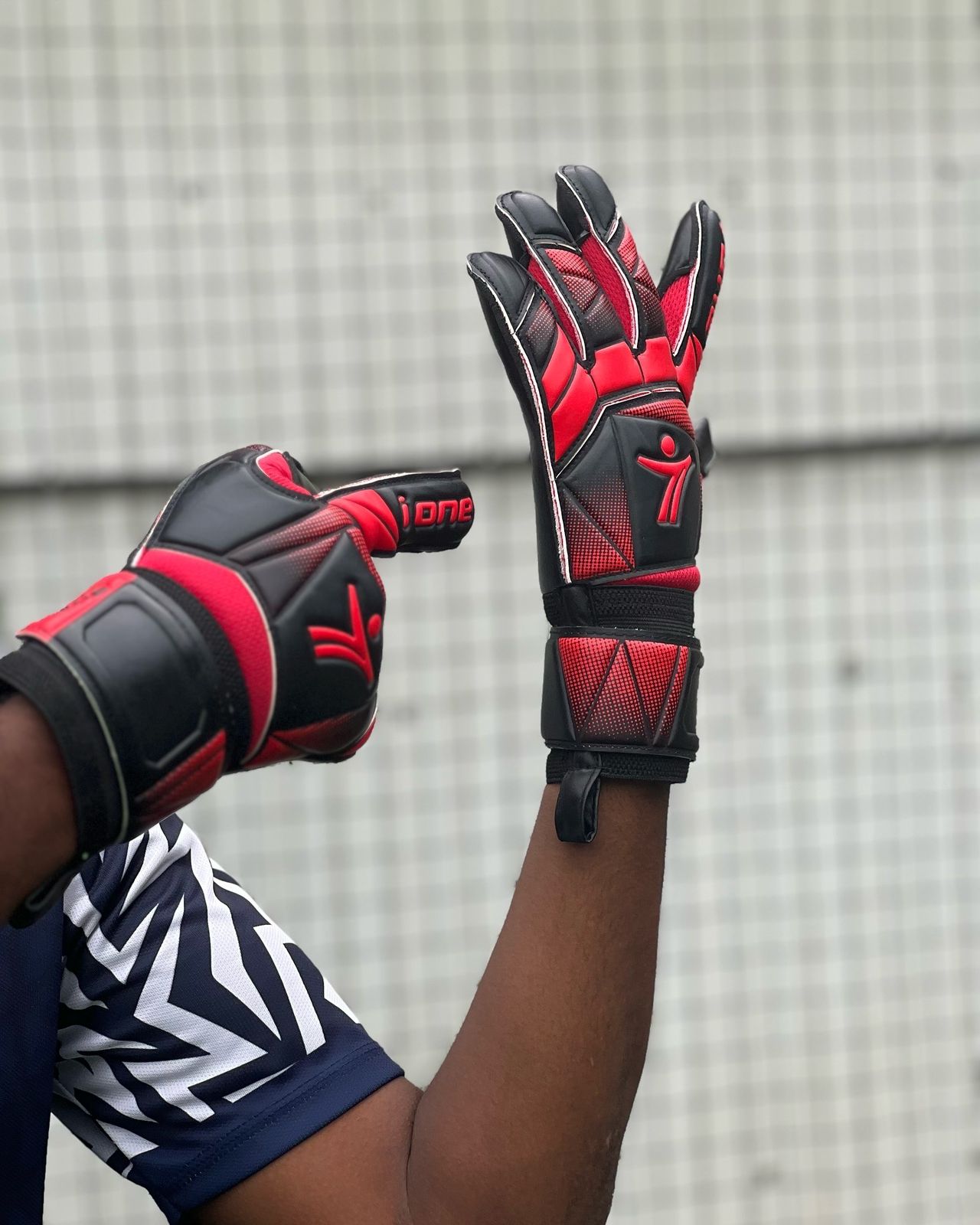 ione Triner Black and Red