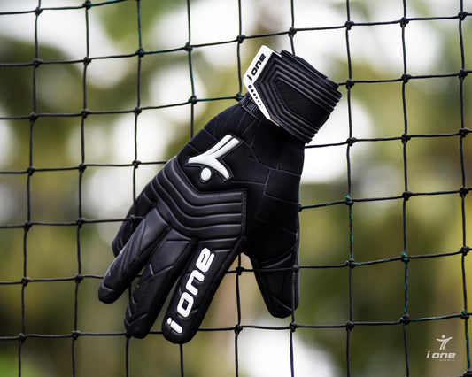 i one defender gloves black